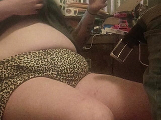 Anisleigh Williams Training to Deep Throat