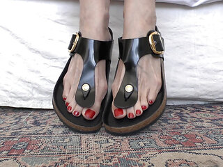 Black Flip-flop Toe Separator Sandals and Leather Foot Pads