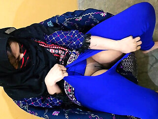 Hijab Muslim Girlfriend Fucked Hard at Home - Desi Bhabhi Doggystyle Creampie