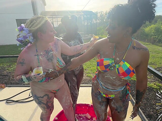 Creamy Custard Playtime: Savanna, Giana, Bleu & Livie Get Messy