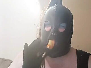 Sucking an ice lolly and talking about a drive in the countryside