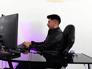 Ambitious candidate gets a mouthful of cum on the job interview