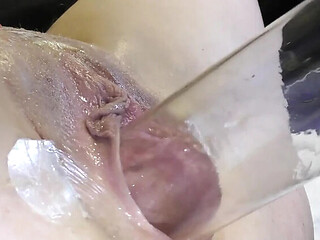 Deep Keely Spreads Wide Open: Dildo & Glass Extreme Insertion Close-Up
