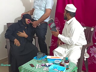 Muslim women fucked by the doctor in front of her husband because she could not get pregnant (Threesome Sex)