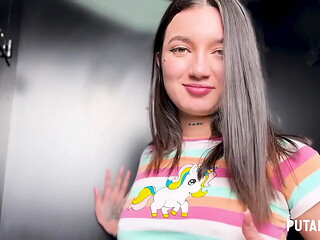 PutaLocura - La teen cachonda Sara Villegas es una viciosa del semen en este GloryHole