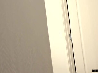Kinky Family - Kelsey Kage - I came on my stepsis face