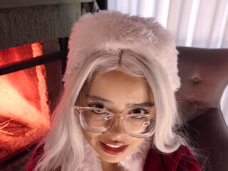 POV: Mrs Claus Needs a New Helper