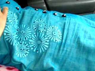 Indian desi in car into sex with cumshot