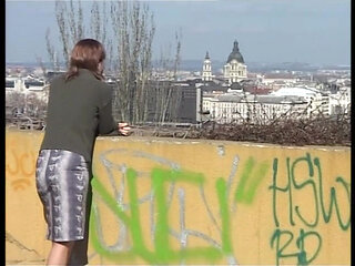 Solo Pee girls - The crazy pee babe Enci