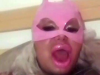 Horny nympho milf masturbates