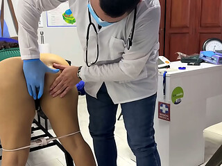 El m&eacute_dico ortopedista examin&oacute_ al paciente en los lugares equivocados