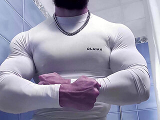 Look at That Thick Muscles in Spandex!