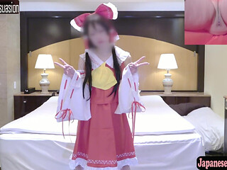 Slender Downer Style Apparel Girl Cosplayer Shows Her Quiet Charm as a Reimu Shrine Maiden Again 2