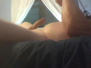 Masturbating to cum