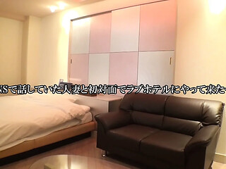 Married Asian MILF gets wild at love hotel after meeting on social media