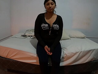 Apenas tiene 18 y ya est&aacute_ lista para coger!