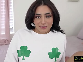 Stepbrother Can't Resist Vanessa Moon's Juicy Pussy Luck