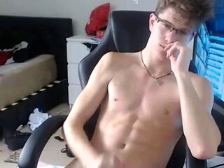 Muscular Hunk Shows Off on Webcam