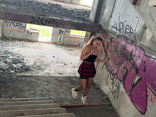 Fucked with a schoolgirl in an abandoned building