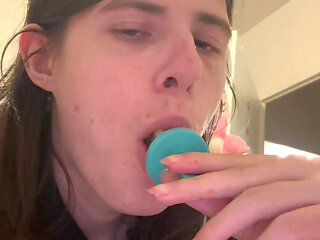 Pee sucking ice cream