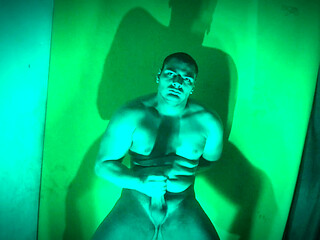 Solo Male - Number 1 - Masturbation - Muscular Men - 18 CM Dick