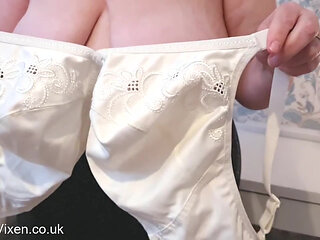 MATURE BBW LADY DRESSING AND UNDRESSING