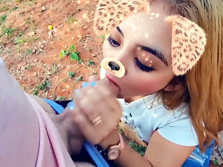 Gatita chupando nepe