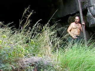 Cum squirting threesome outdoor fucking