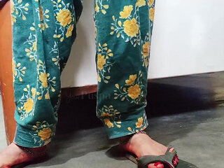 Jiju viral Saali MMS Hairy pussy clean shave Indian desi girl pussy, School giirl pussy Shaved, desi girl ke chut ke Baal