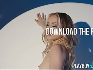 Sexy blonde MILF Anna Claire Clouds shows off her big ass in a Playboy