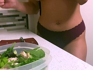 Amateur Blonde With BIG BOOBS Hot Free Cam Show