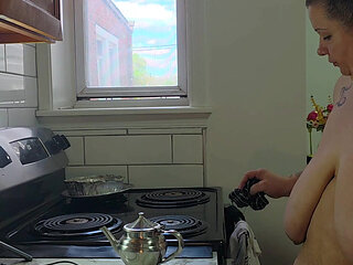 Nude housecleaning- washing dishes