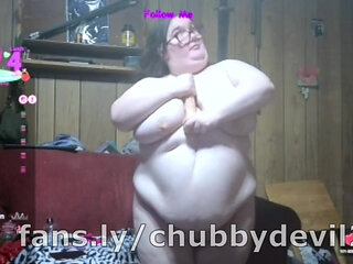 bouncing my 40D tits