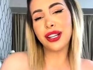 Big boob brunette masturbates on webcam