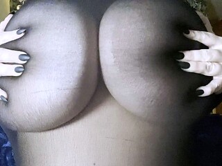 Big boobed babe masturbating