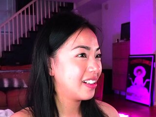 Amateur webcam asian girl