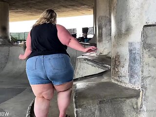 Latin bareback amateur fucked in ass outdoors