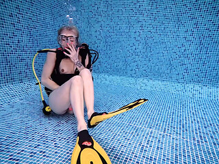 Underwater Dildo Fucking in Scuba Gear