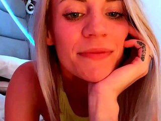 Amateur Blonde Teen Anal Dildo