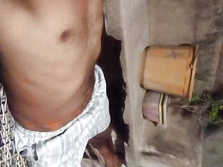 Girls want real by showing their slim waist in the house, I love you, I love you, I love you, I love you, I love you.