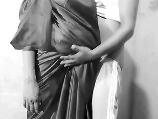 Indian Hot Boy Fucks Stepmother In The Ass In Saree Before Going To The Party
