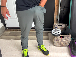 I Gave My Delivery Boy a Hot Blow Job Then Swolled His Load