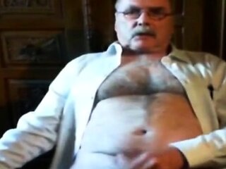 Amateur Masturbating Bear