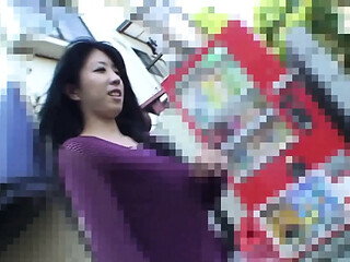 Slender Japanese Amateur Takes It Deep