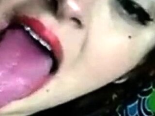 Long Tongue Teen Shows Off on Webcam