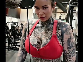 Melody Radford shows off hot body at the gym