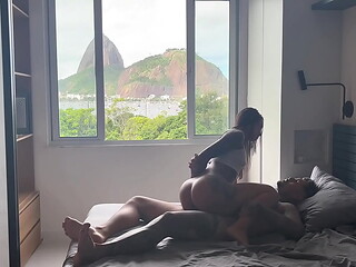 FuckingPussy com creampie na turista do Rio - completo no sheer