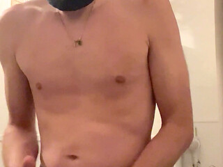 Who wants to see me cum?