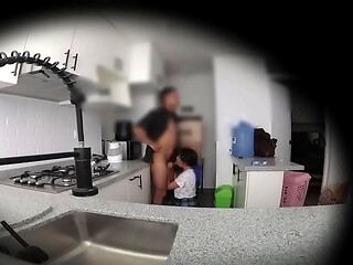deje una camara escondida en casa de mi vecina ninfomana