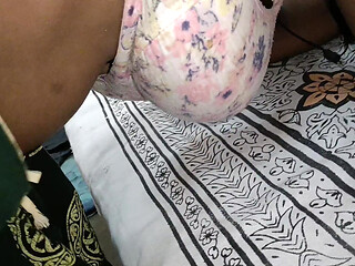 Invited a local Indian Tamil bhabhi home and fucked her